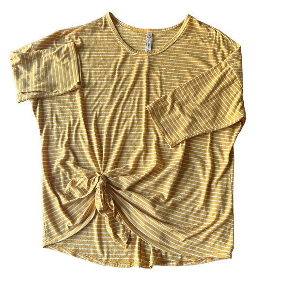 Perceptions Yellow and White Striped Front Side Knot 3/4 length T-Shirt Size L - Picture 2 of 7